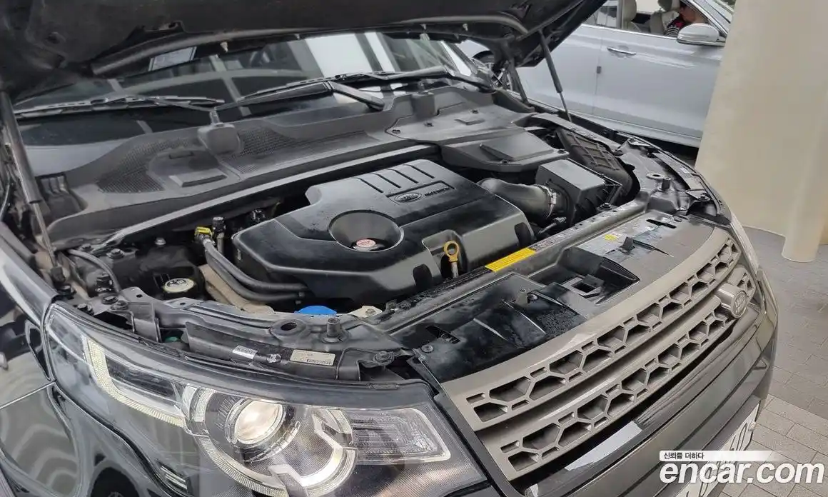 Land Rover Discovery Sport 2016 2.0 Автомат в Москве № 213723, фото 6