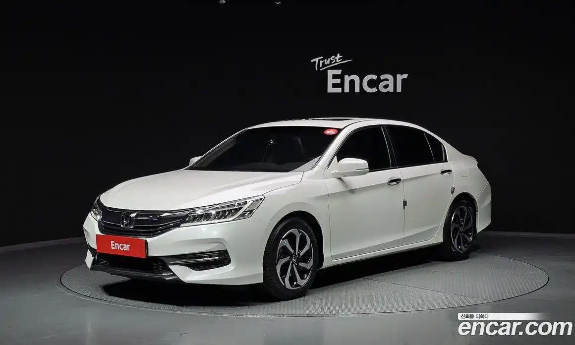 Honda Accord 2016 2.4 Автомат в Москве № 215689, фото 1