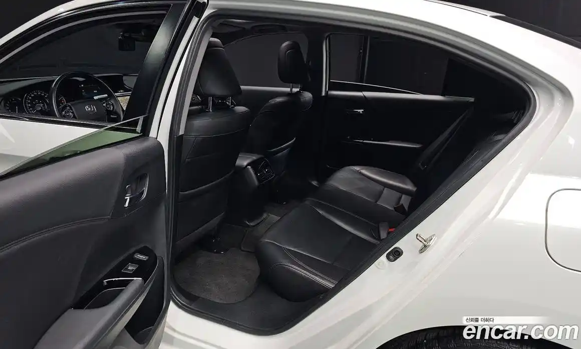 Honda Accord 2016 2.4 Автомат в Москве № 215689, фото 13