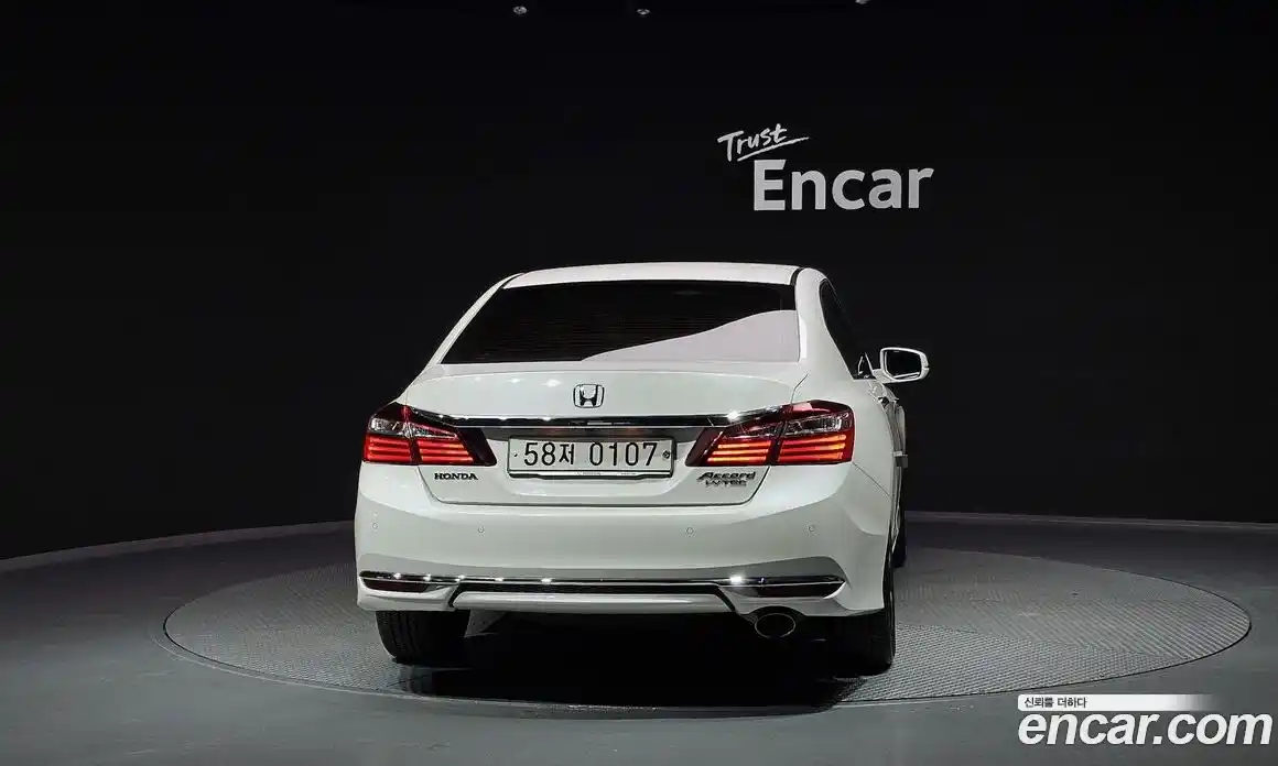 Honda Accord 2016 2.4 Автомат в Москве № 215689, фото 4