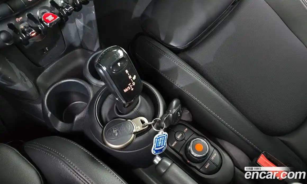 Mini Cooper 2020 1.5 Автомат в Москве № 220628, фото 14