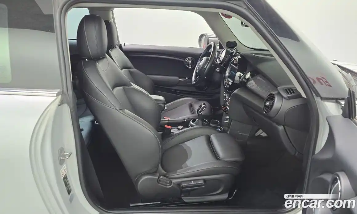 Mini Cooper 2020 1.5 Автомат в Москве № 220628, фото 16