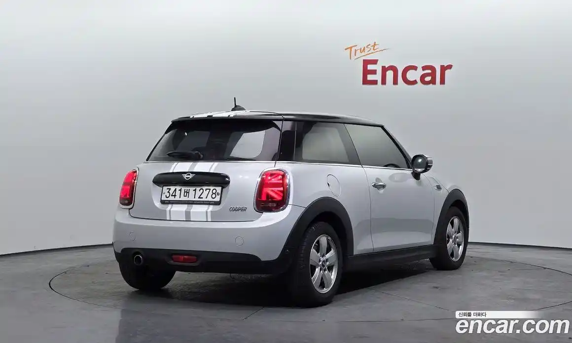 Mini Cooper 2020 1.5 Автомат в Москве № 220628, фото 17