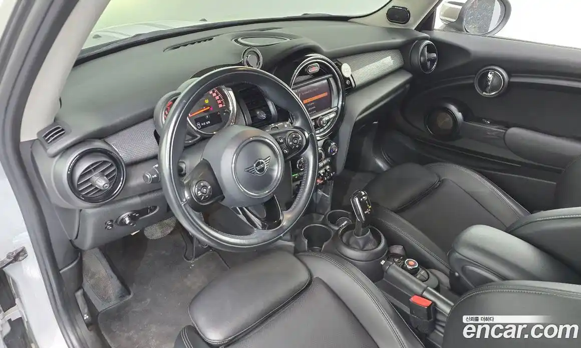 Mini Cooper 2020 1.5 Автомат в Москве № 220628, фото 7