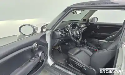 Mini Cooper 2020 1.5 Автомат в Москве № 220628, миниатюра 8