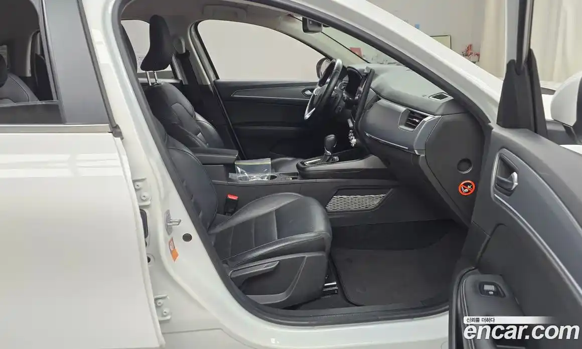 Renault XM3 2023 1.6 Автомат в Москве № 225986, фото 13