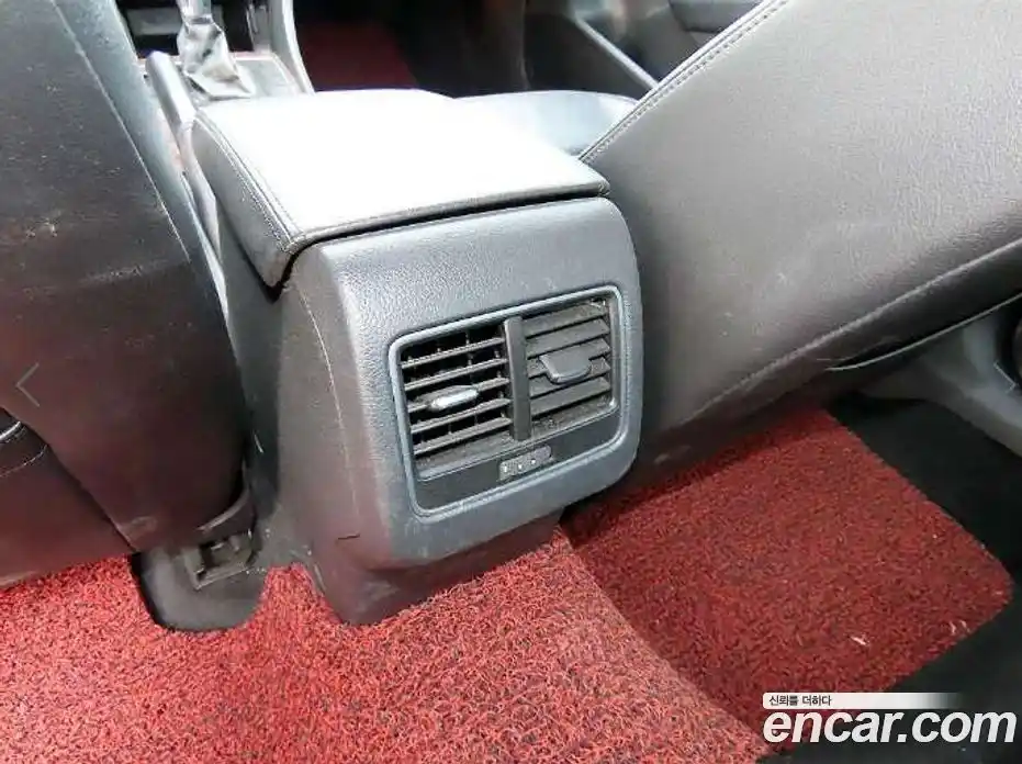 Volkswagen Passat 2013 2.0 Автомат в Москве № 226480, фото 16