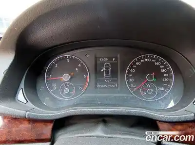 Volkswagen Passat 2013 2.0 Автомат в Москве № 226480, миниатюра 9