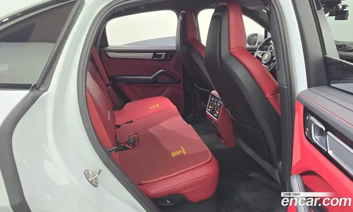 Porsche Cayenne 2023 3.0 Автомат в Москве № 230893, фото 12