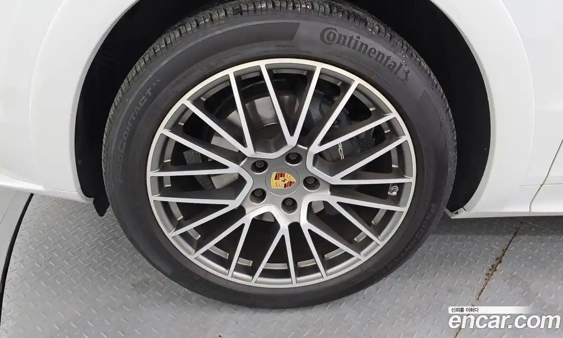 Porsche Cayenne 2023 3.0 Автомат в Москве № 230893, фото 5