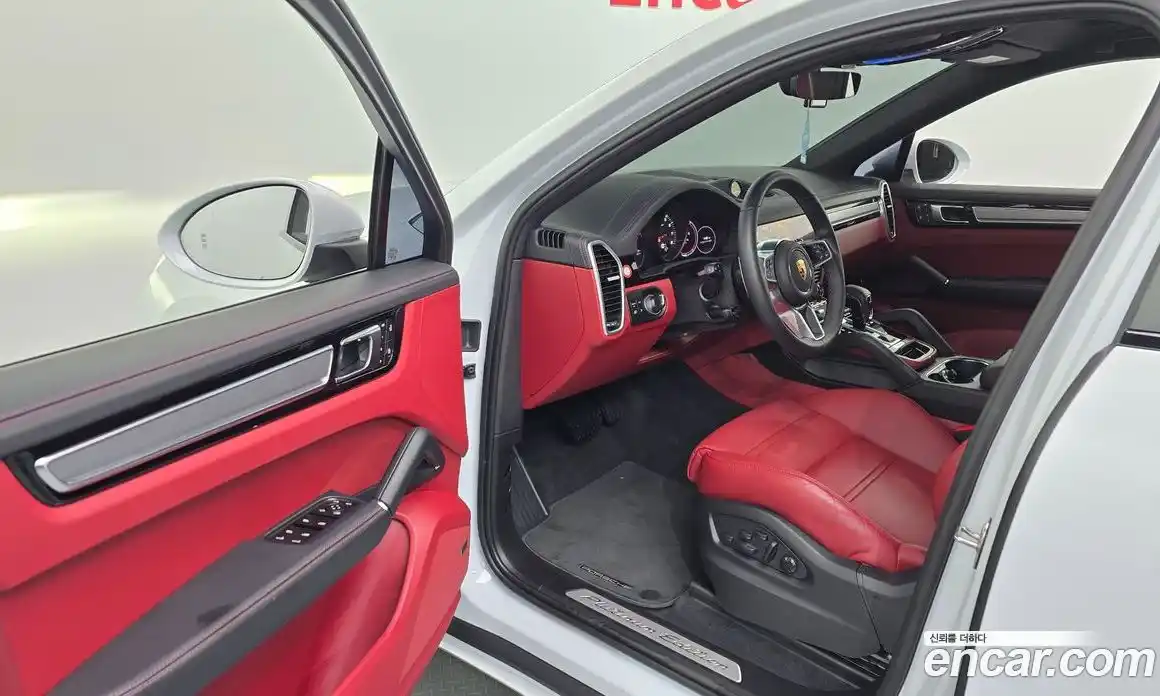 Porsche Cayenne 2023 3.0 Автомат в Москве № 230893, фото 10