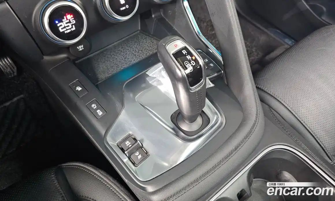 Jaguar E-Pace 2019 2.0 Автомат в Москве № 256093, фото 14