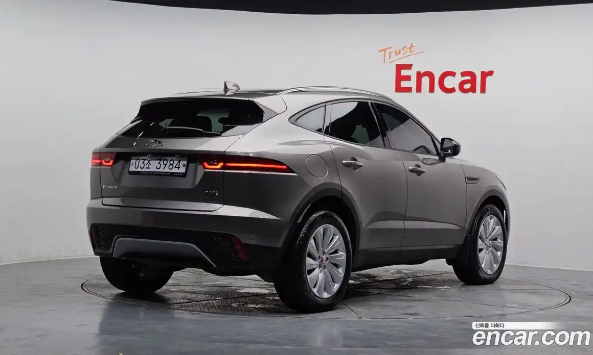 Jaguar E-Pace 2019 2.0 Автомат в Москве № 256093, фото 17