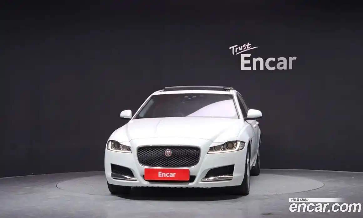 Jaguar XF 2018 2.0 Автомат в Москве № 256096, фото 1