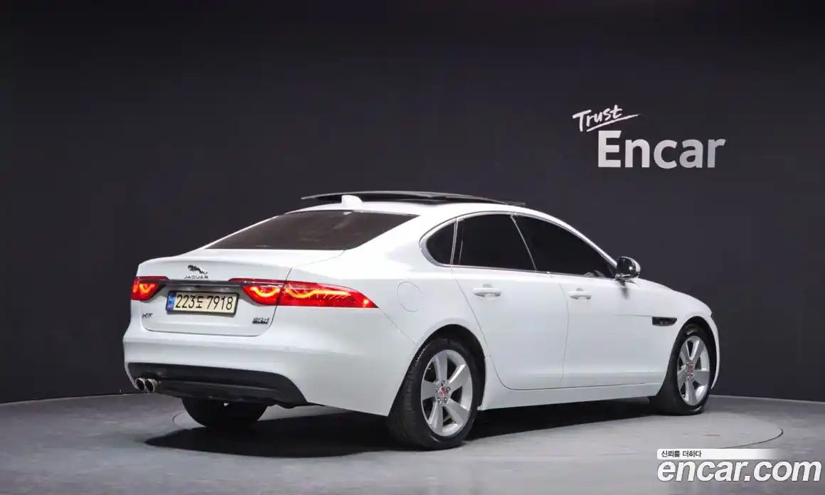 Jaguar XF 2018 2.0 Автомат в Москве № 256096, фото 18