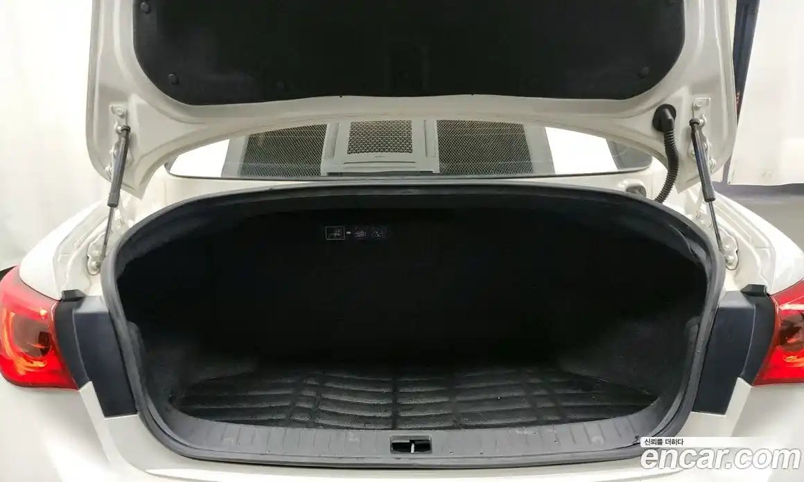 Infiniti Q50 2016 3.5 Автомат в Москве № 256155, фото 1