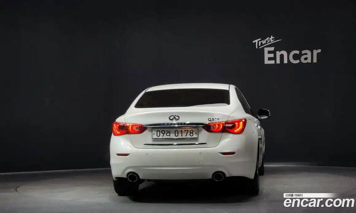 Infiniti Q50 2016 3.5 Автомат в Москве № 256155, фото 17