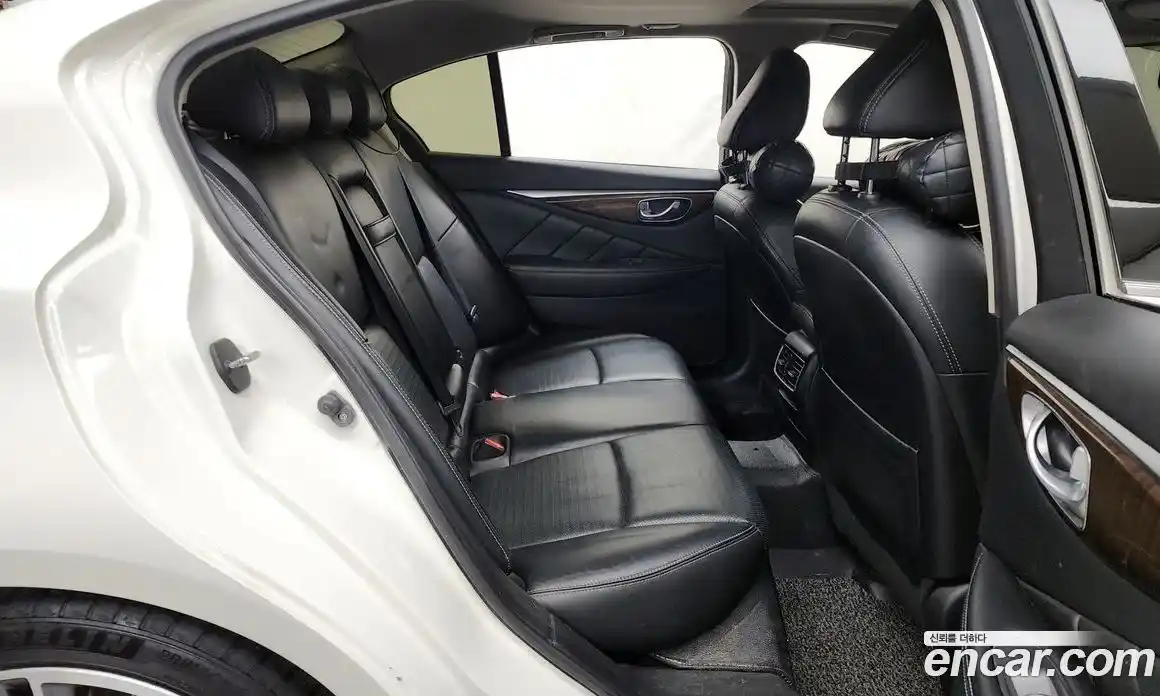 Infiniti Q50 2016 3.5 Автомат в Москве № 256155, фото 8