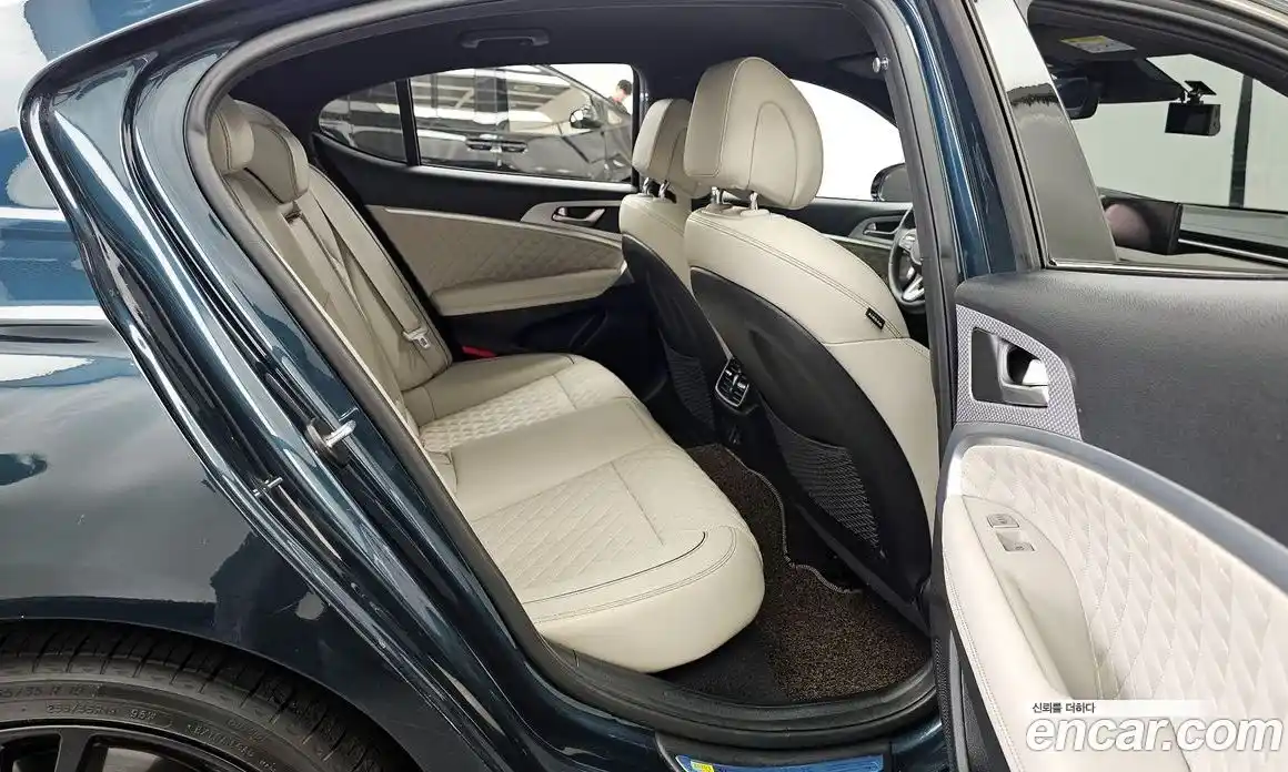 Genesis G70 2023 2.0 Автомат в Москве № 26093, фото 1