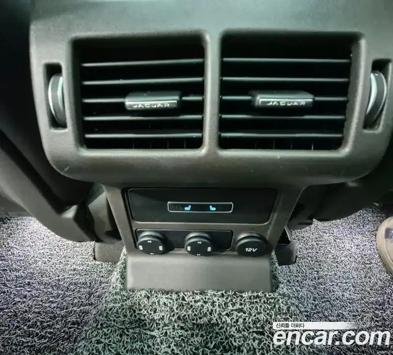 Jaguar F-Pace 2017 2.0 Автомат в Москве № 283963, фото 16