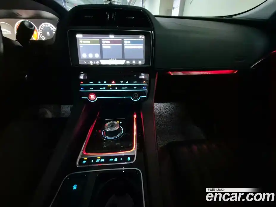 Jaguar F-Pace 2017 2.0 Автомат в Москве № 283963, фото 19