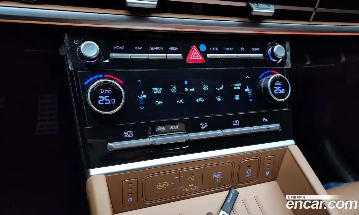 Hyundai Santa Fe 2024 1.6 Автомат в Москве № 303116, фото 12