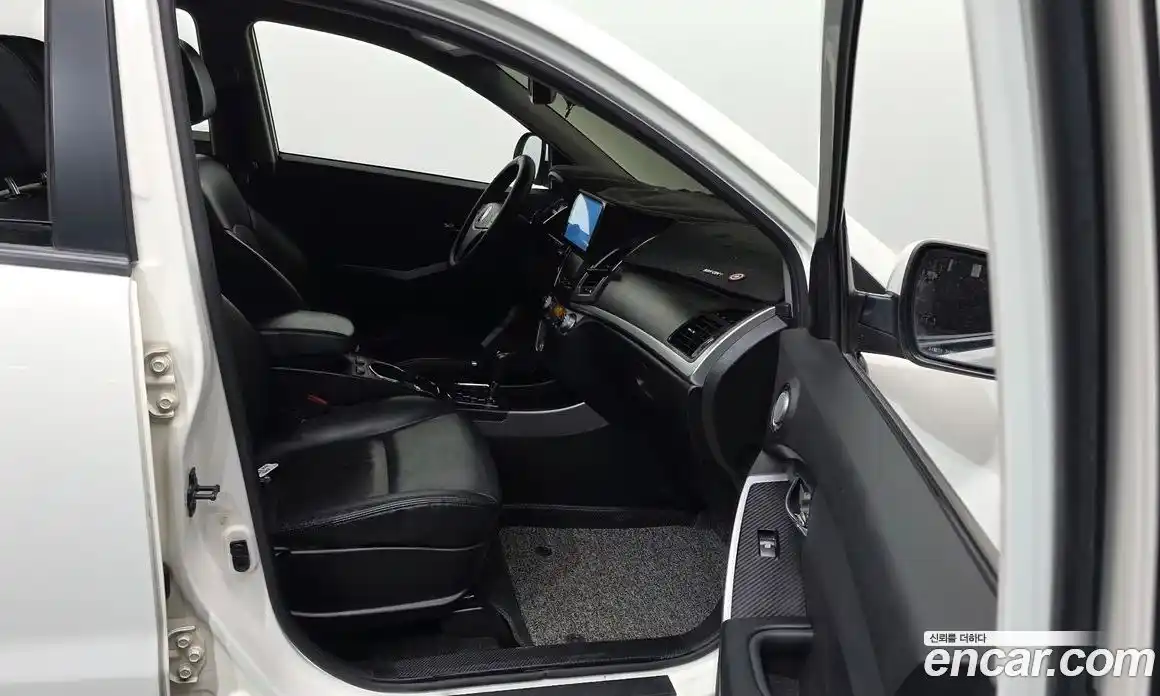 SsangYong Korando 2015 2.0 Автомат в Москве № 30671, фото 11