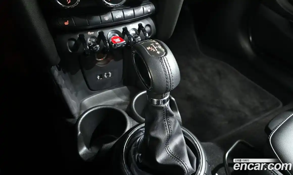 Mini Cooper 2018 1.5 Автомат в Москве № 313861, фото 1