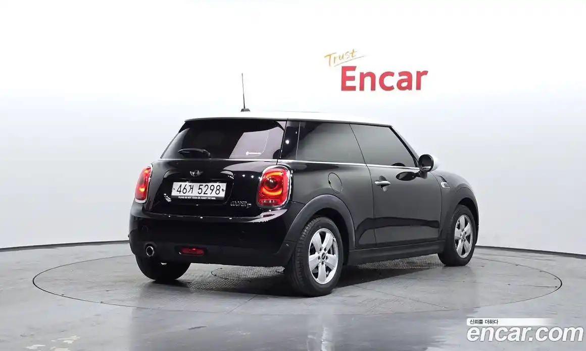 Mini Cooper 2018 1.5 Автомат в Москве № 313861, фото 16