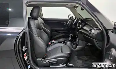 Mini Cooper 2018 1.5 Автомат в Москве № 313861, миниатюра 8