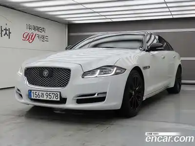 Jaguar XJ, 2016