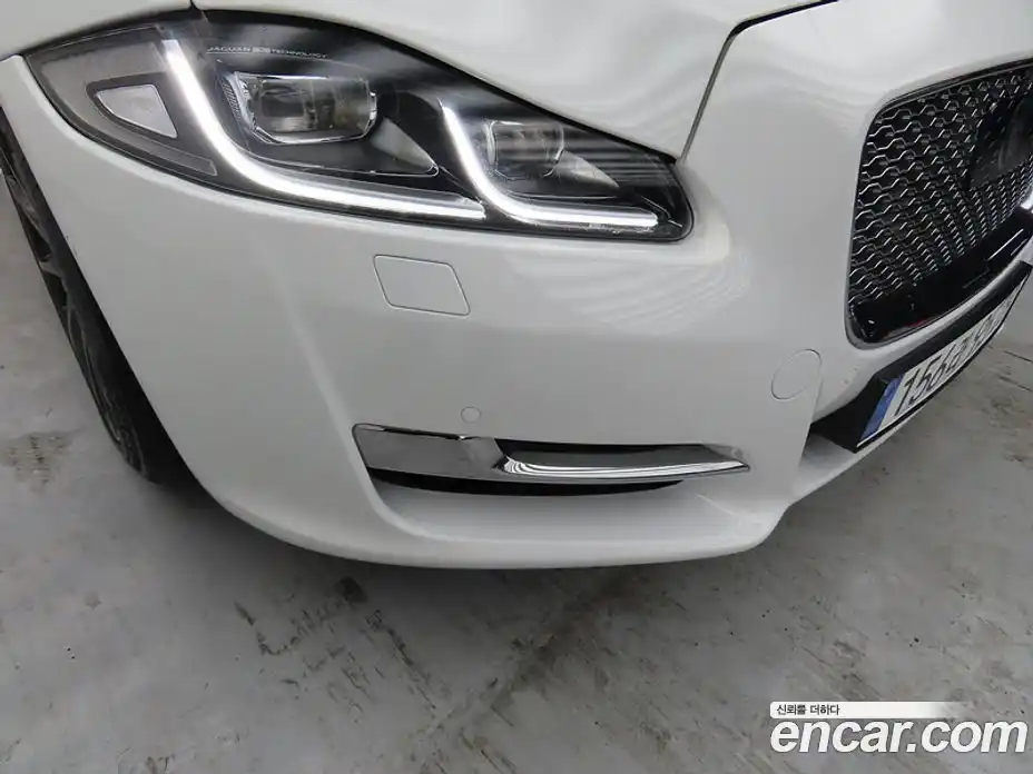 Jaguar XJ 2016 3.0 Автомат в Москве № 331521, фото 17