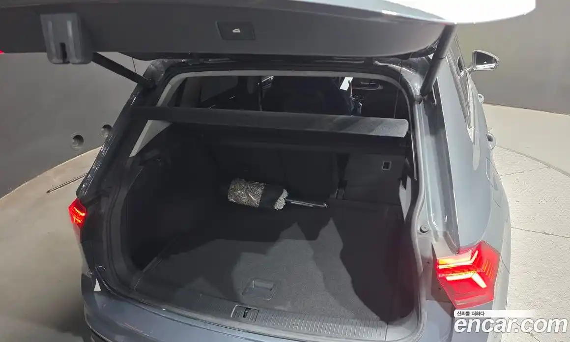 Volkswagen Tiguan 2023 2.0 Автомат в Москве № 357523, фото 20