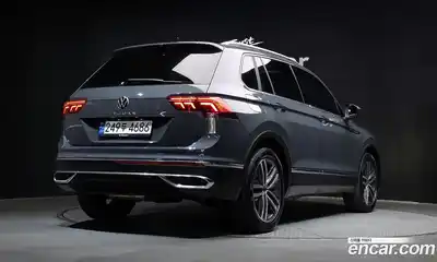 Volkswagen Tiguan 2023 2.0 Автомат в Москве № 357523, миниатюра 2