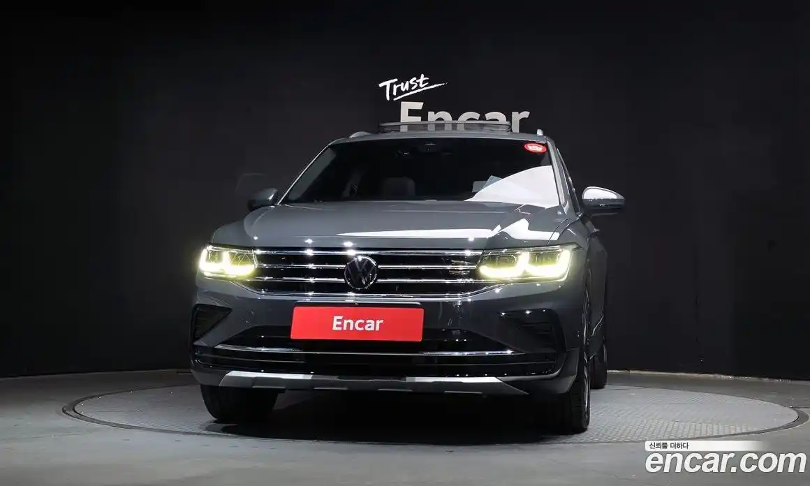 Volkswagen Tiguan 2023 2.0 Автомат в Москве № 357523, фото 3