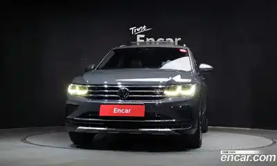Volkswagen Tiguan 2023 2.0 Автомат в Москве № 357523, миниатюра 3