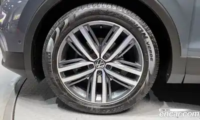 Volkswagen Tiguan 2023 2.0 Автомат в Москве № 357523, миниатюра 5