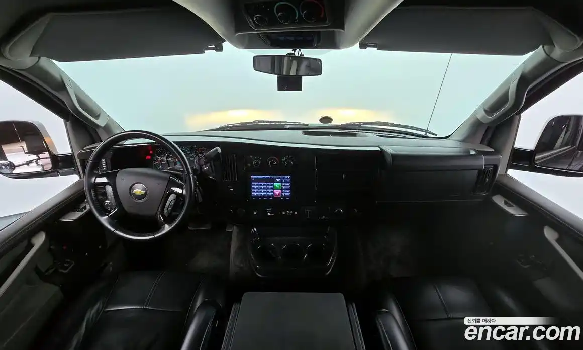 Chevrolet Express Van 2017 6.0 Автомат в Москве № 376212, фото 7