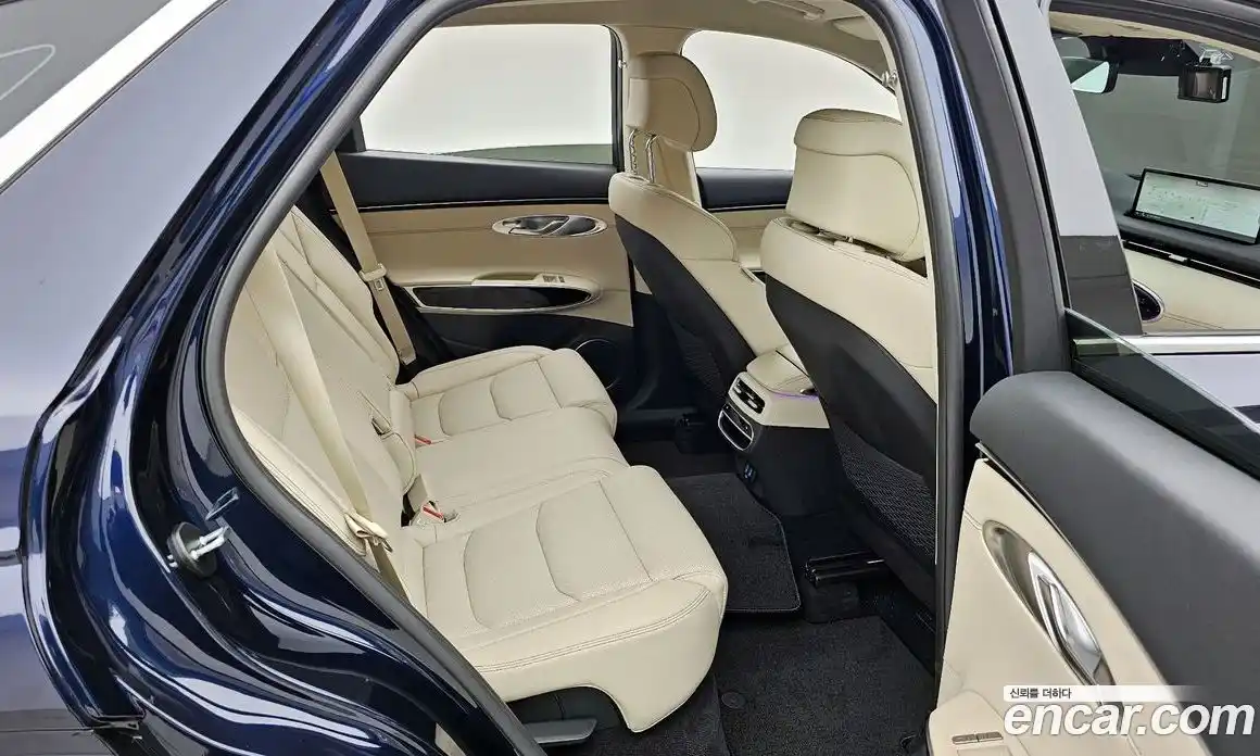 Genesis GV70 2024 2.2 Автомат в Москве № 405126, фото 12