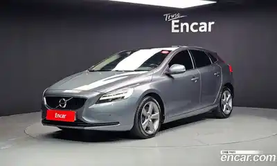 Volvo V40, 2018
