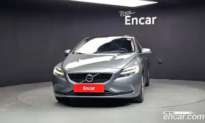 Volvo V40 2018 2.0 Автомат в Москве № 430180, миниатюра 3