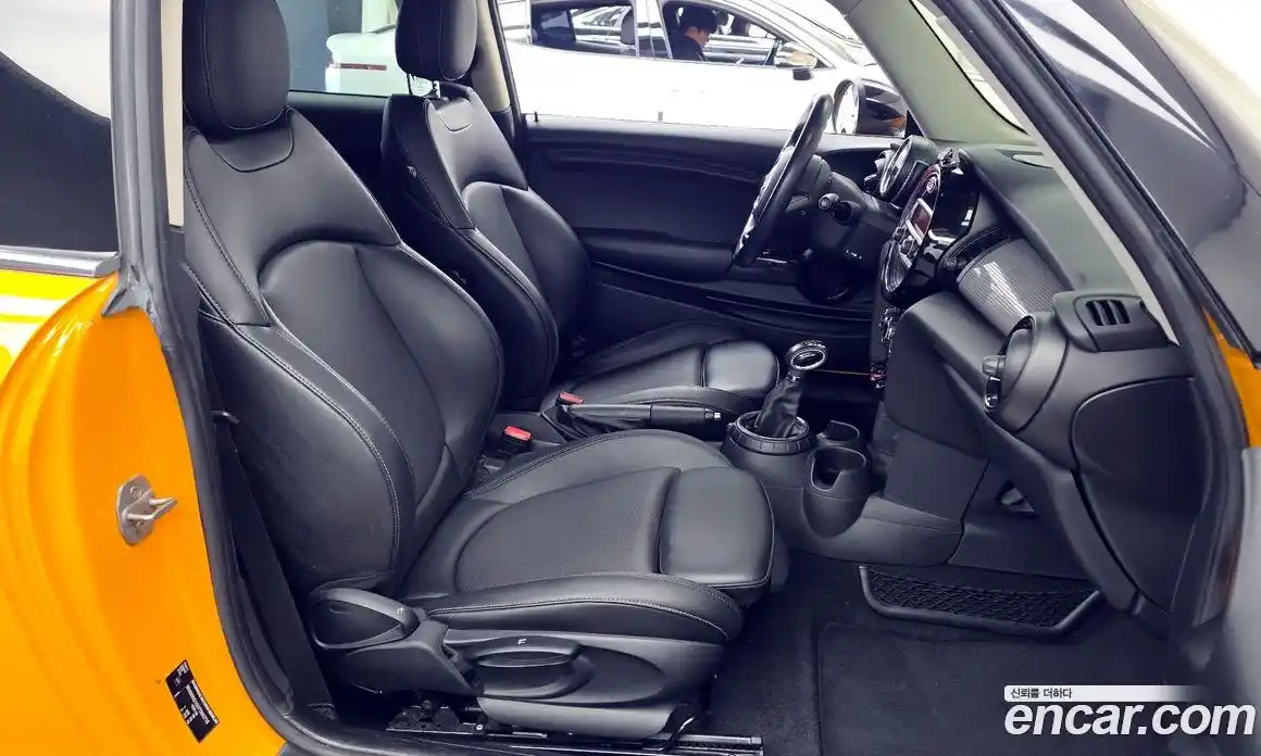 Mini Cooper 2015 1.5 Автомат в Москве № 432095, фото 11