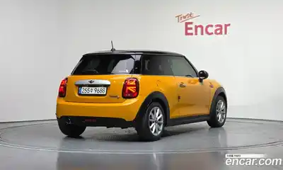 Mini Cooper 2015 1.5 Автомат в Москве № 432095, миниатюра 2