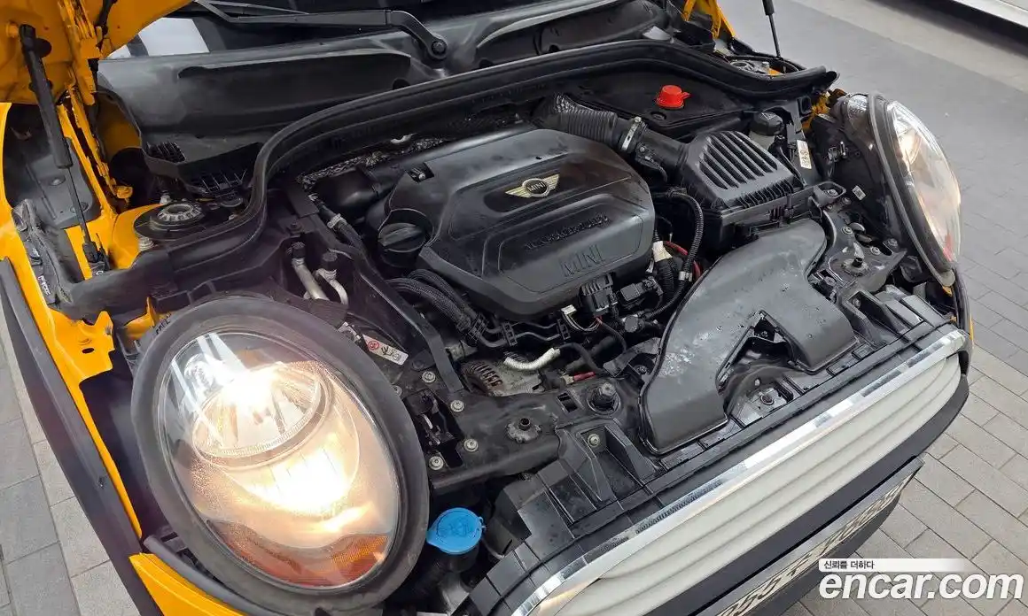 Mini Cooper 2015 1.5 Автомат в Москве № 432095, фото 6