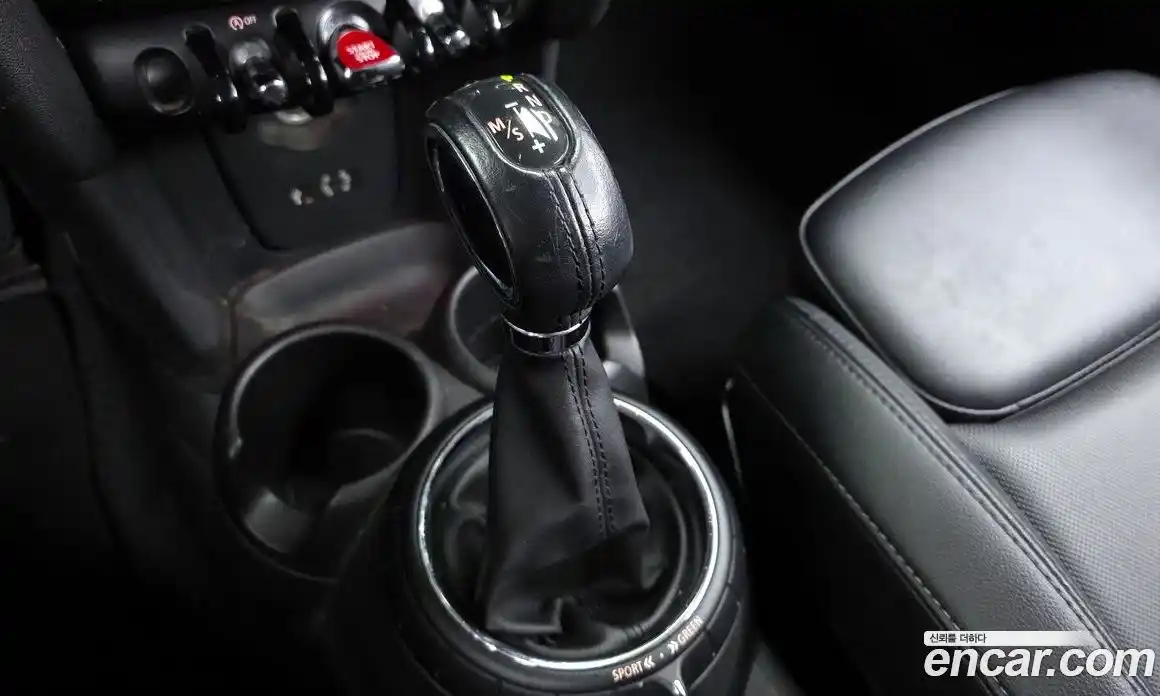 Mini Cooper 2015 1.5 Автомат в Москве № 432095, фото 9