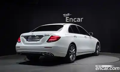 Mercedes-Benz E-Class 2019 2.0 Автомат в Москве № 467521, миниатюра 2