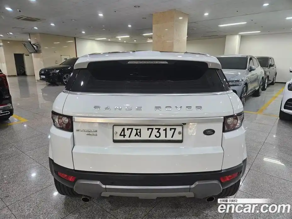 Land Rover Range-Rover Evoque 2013 2.2 Автомат в Москве № 471567, фото 4