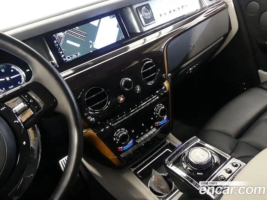 Rolls-Royce Phantom 2021 6.7 Автомат в Москве № 474823, фото 11