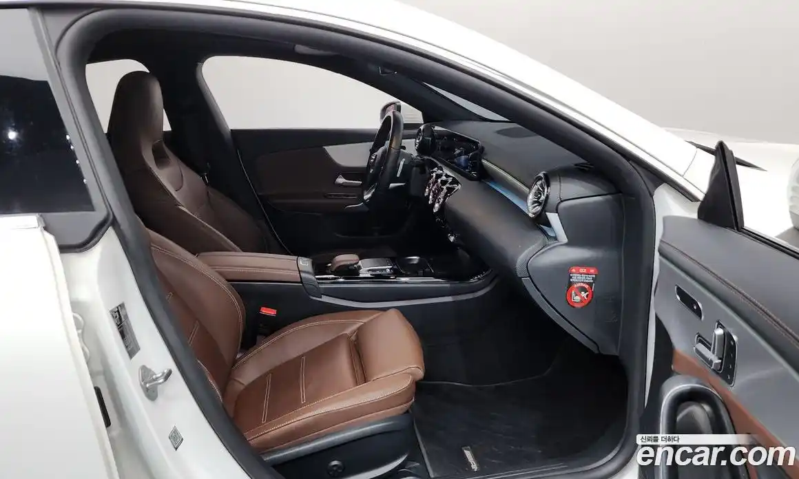 Mercedes-Benz CLA-Class 2021 2.0 Автомат в Москве № 494256, фото 11