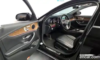 Mercedes-Benz E-Class 2018 1.9 Автомат в Москве № 495063, миниатюра 10